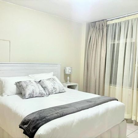 Stay-Tiah Oceanic Room 117 دوربان المظهر الخارجي الصورة